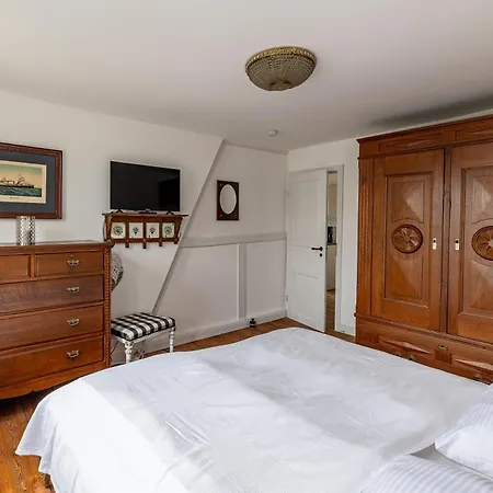 Koenigsstuhl 아파트