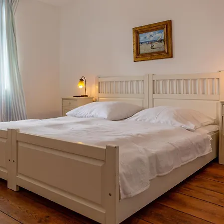 Koenigsstuhl 아파트 *